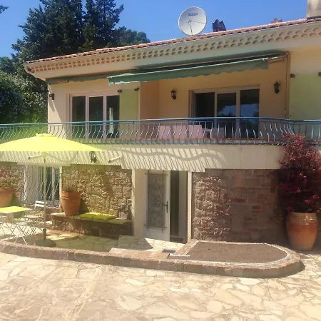 With One Bedroom In Raphael With Shared Pool And Wifi 100 M From The Beach Appartement Saint-Raphaël
