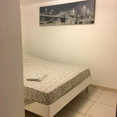 With One Bedroom In Raphael With Shared Pool And Wifi 100 M From The Beach * Saint-Raphaël