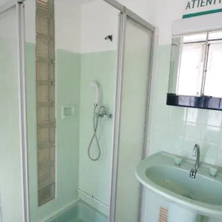 With One Bedroom In Raphael With Shared Pool And Wifi 100 M From The Beach * Saint-Raphaël